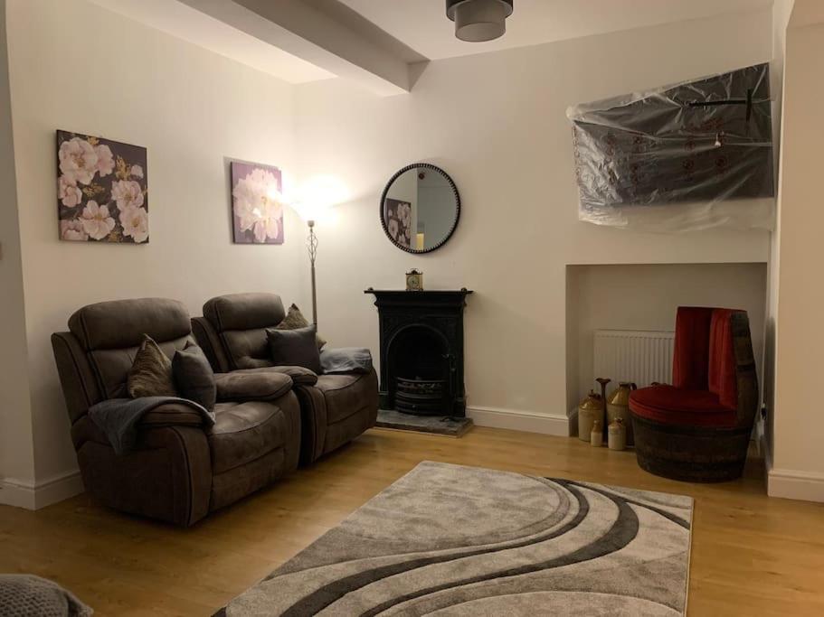 Historic Picturesque Apartment Pembroke Bagian luar foto