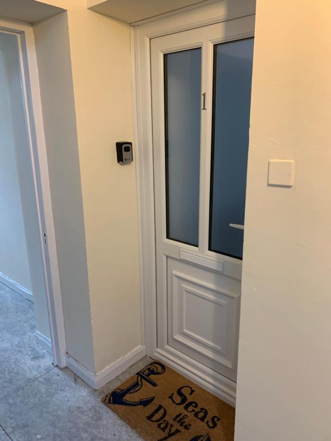 Historic Picturesque Apartment Pembroke Bagian luar foto
